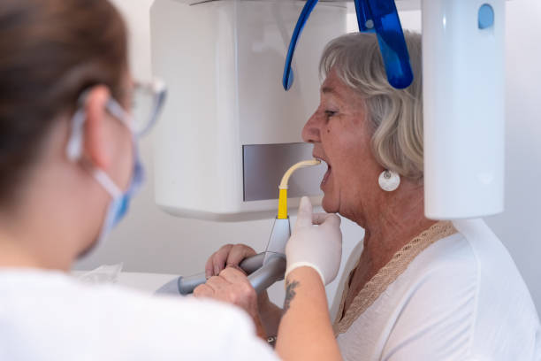 Best Emergency Tooth Extraction in Wlowbrook, IL
